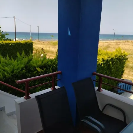 Apartment By The Sea B *