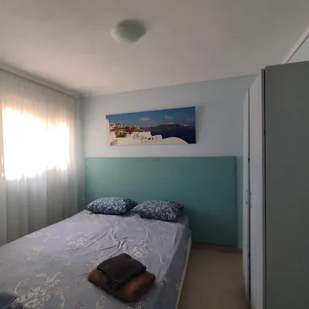 Apartment By The Sea B