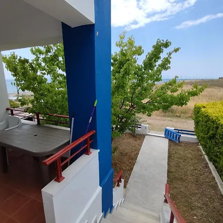 Apartment By The Sea B *
