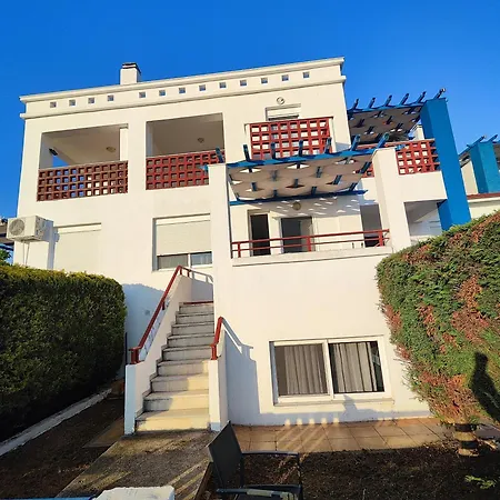 Apartment By The Sea B