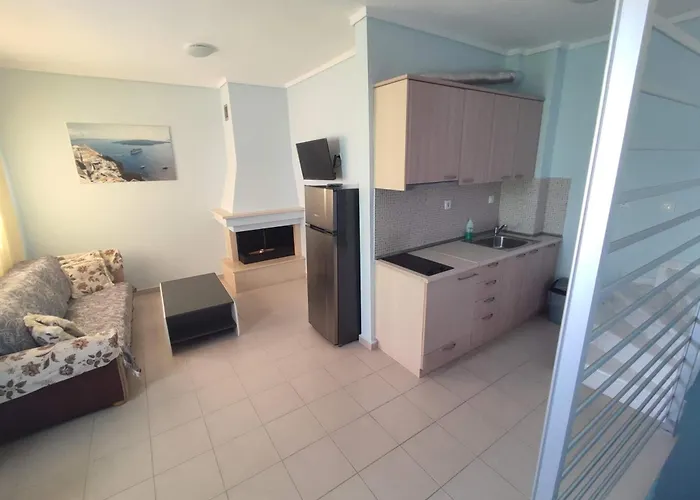 Apartment By The Sea B *