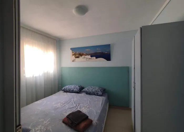 Apartment By The Sea B