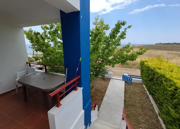 Apartment By The Sea B *